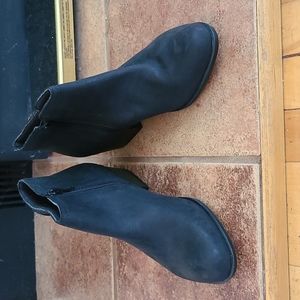 Clark's black seude leather ankle bootie
